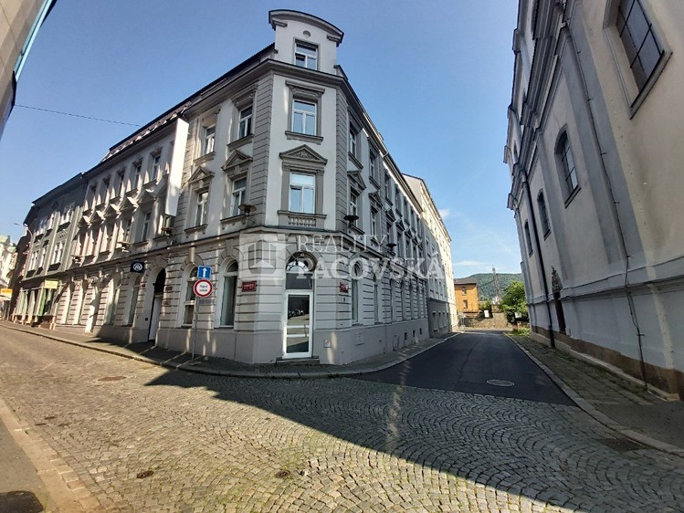 Pronájem komerčního prostoru, 27 m² (1 z 12)