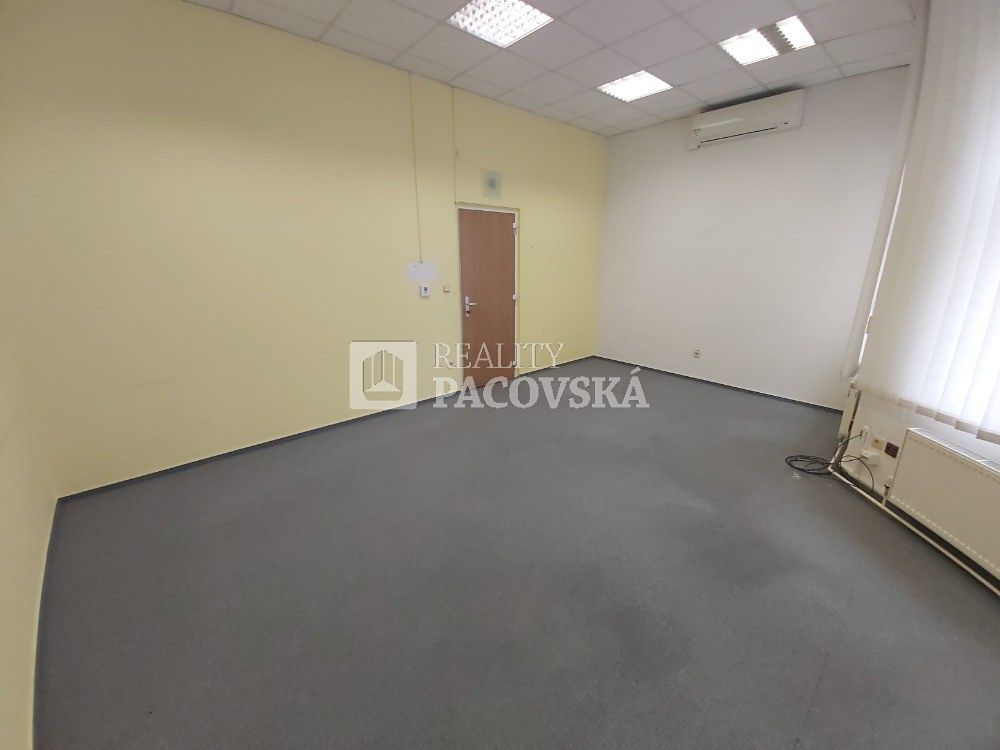 Pronájem kanceláře 27 m² – fotografie 3
