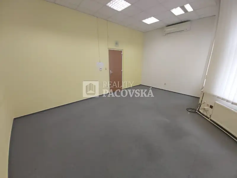 Pronájem kanceláře 27 m², Ústí nad Labem – náhled fotky 3