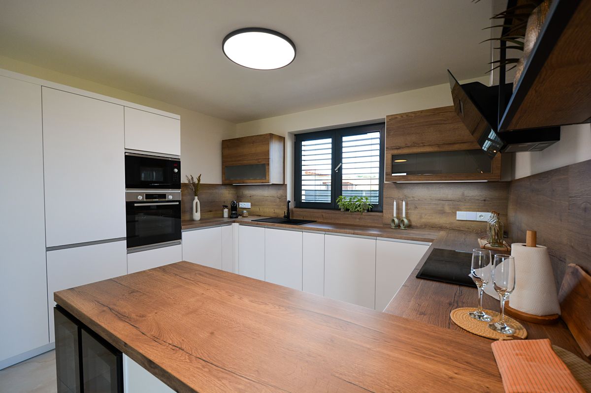Prodej rodinného domu 168 m², pozemek 1182 m² – fotografie 5