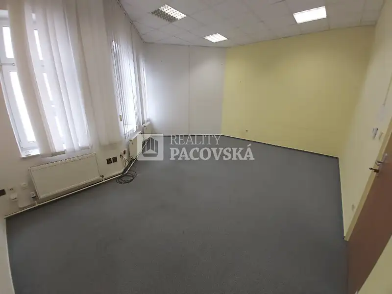 Pronájem kanceláře 27 m², Ústí nad Labem – náhled fotky 2