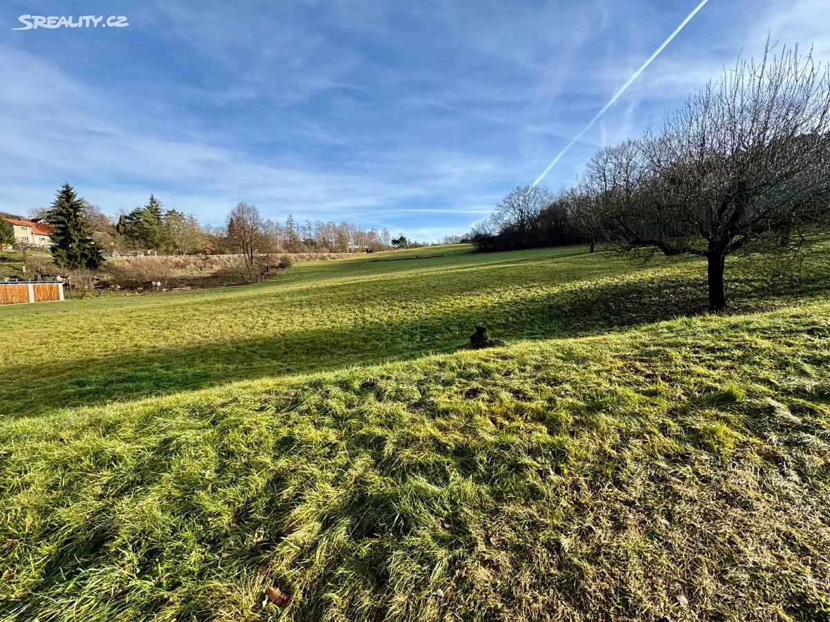 Prodej stavebního pozemku 986 m² – další