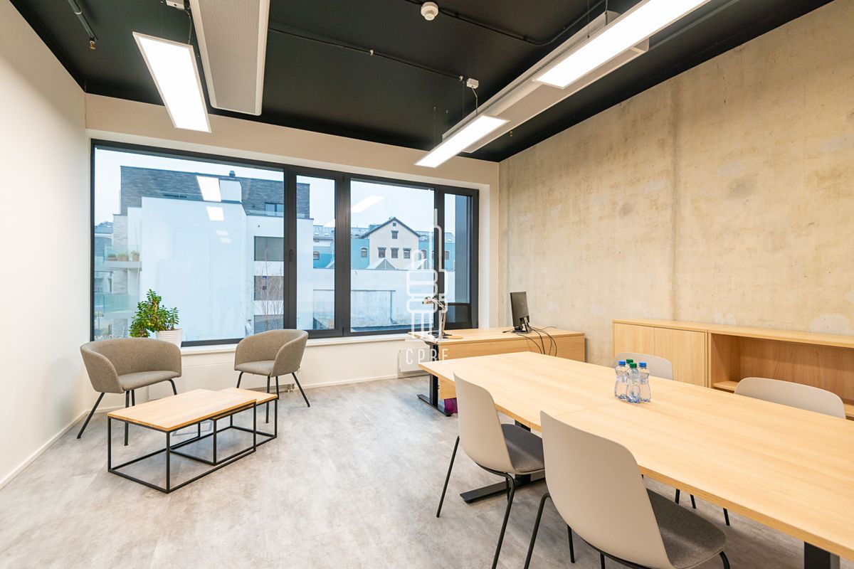 Pronájem kanceláře 441 m² – fotografie 2