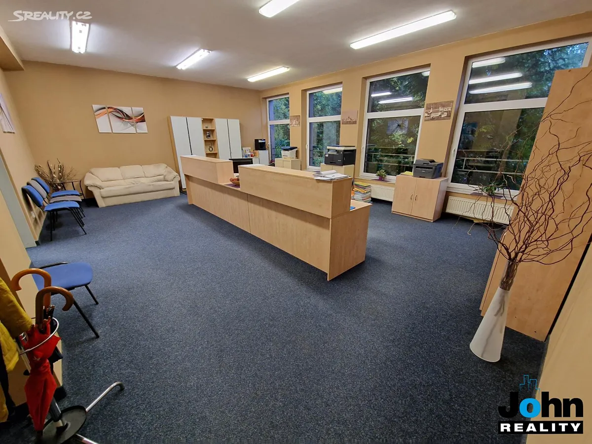 Pronájem kanceláře 130 m²