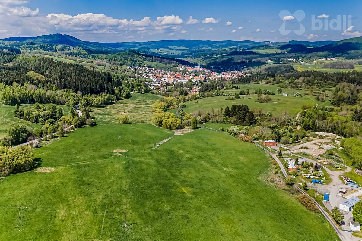 Prodej komerčního pozemku 30000 m²