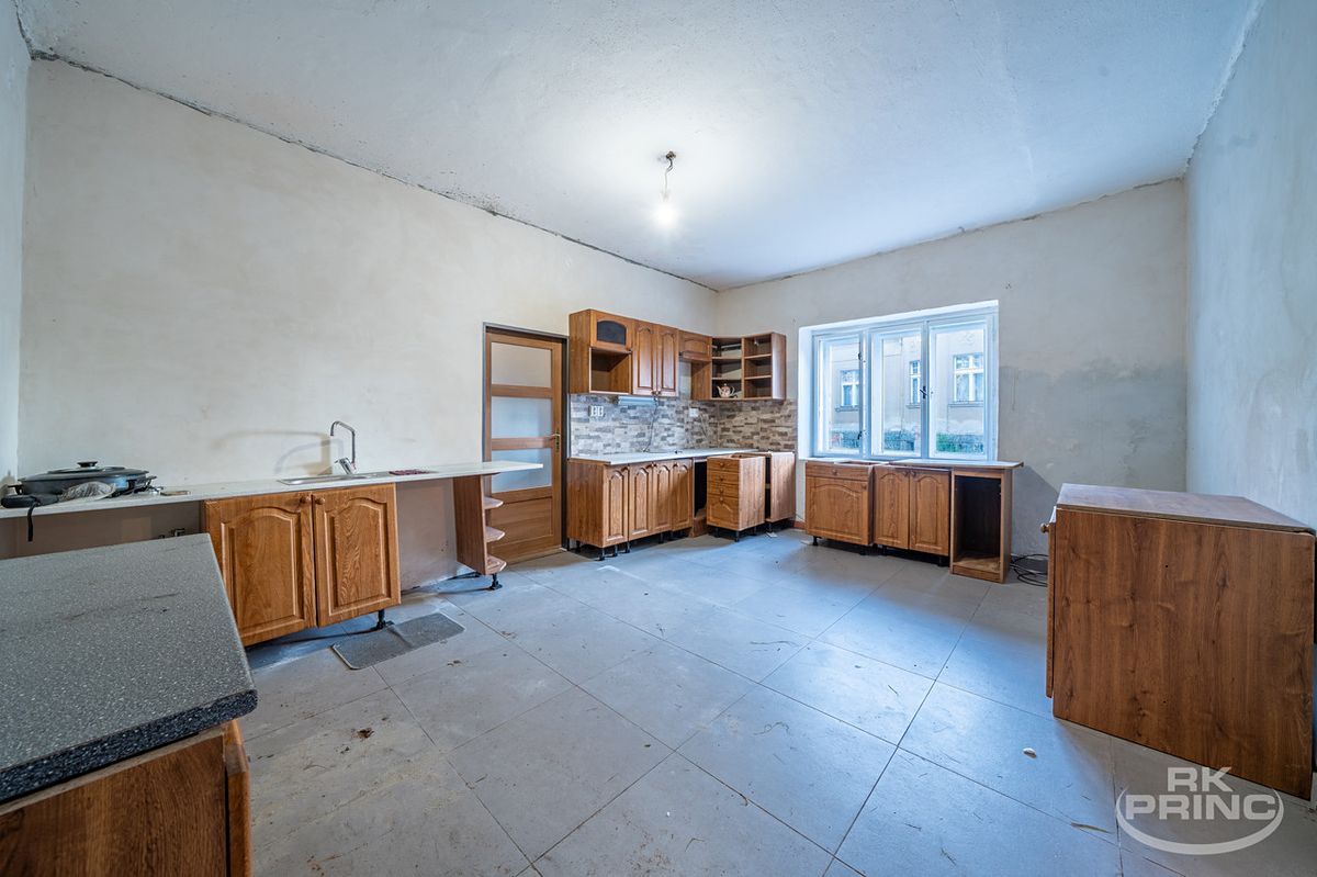 Prodej rodinného domu 400 m², pozemek 1673 m² – fotografie 5