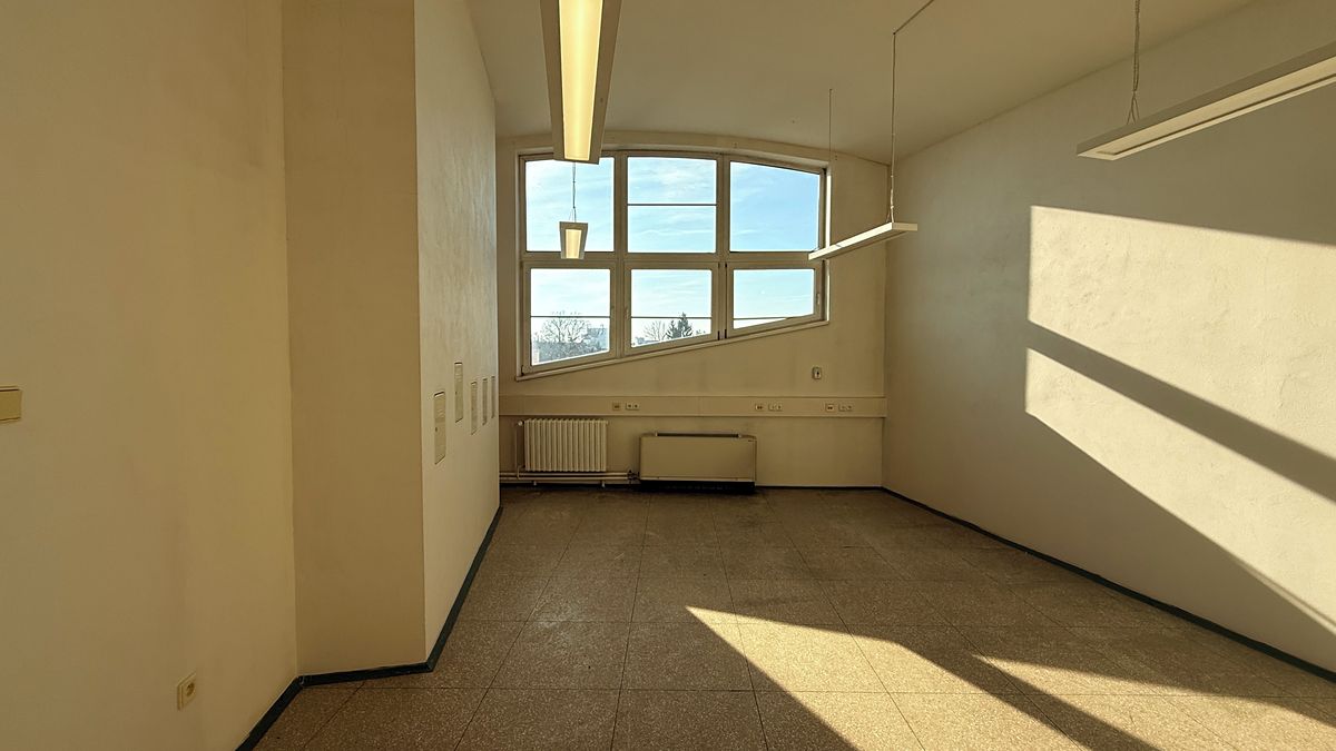 Pronájem kanceláře 195 m² – fotografie 5