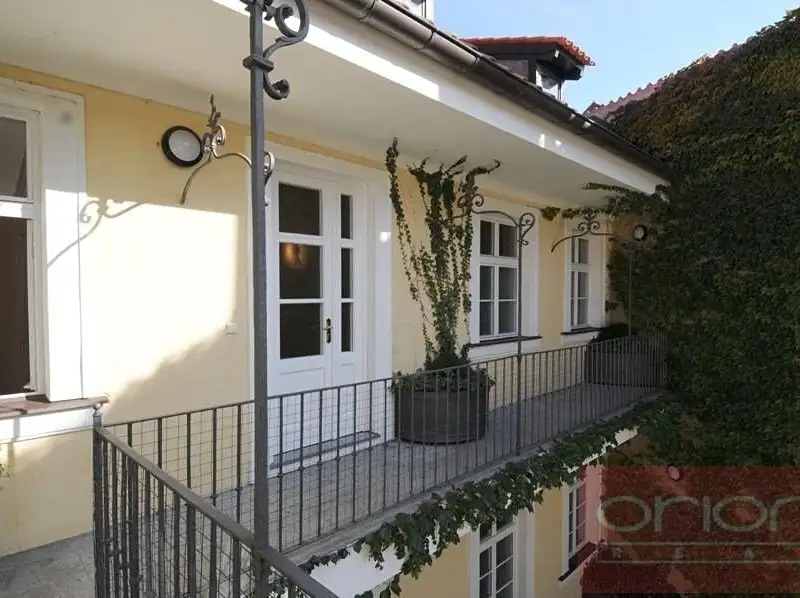 Pronájem bytu 4+1 170 m², Praha – náhled fotky 1