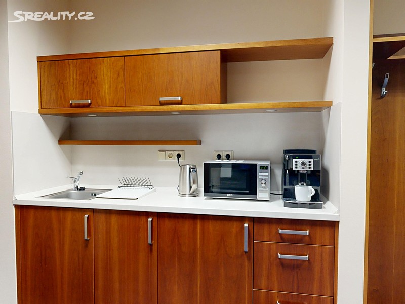 Pronájem kanceláře 67 m² – další
