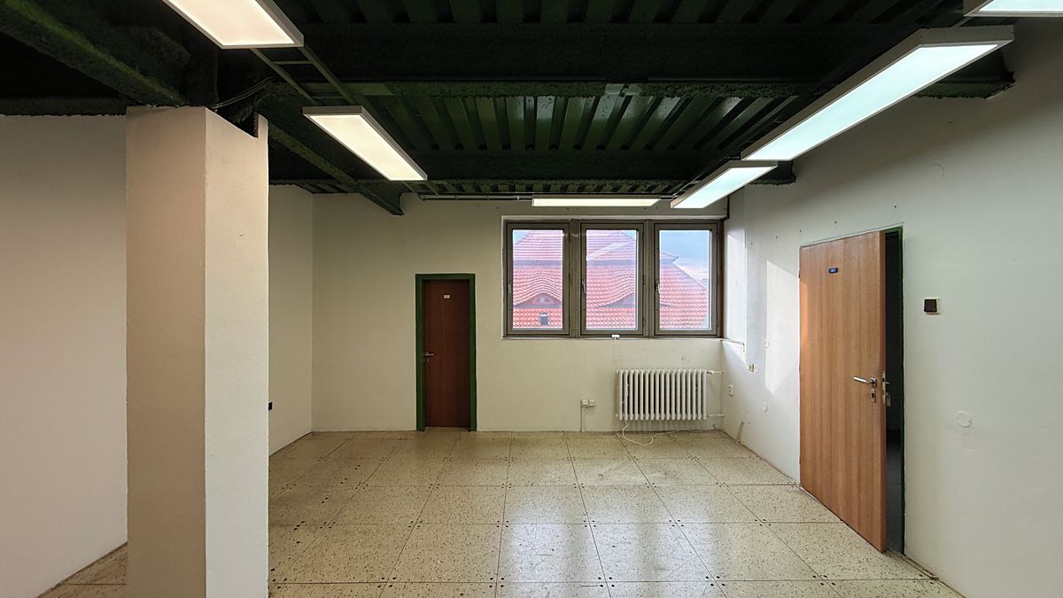 Pronájem kanceláře 127 m² – fotografie 3