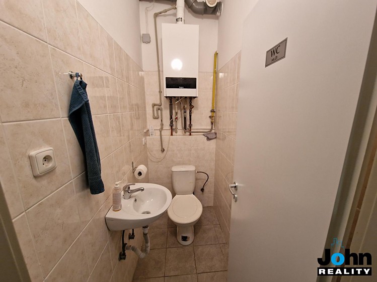 Комерційне приміщення в оренду, 130 м² (12 з 23)