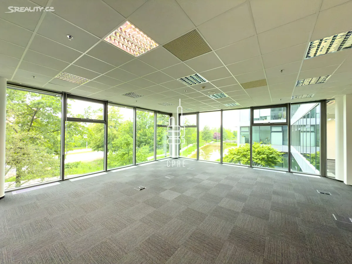 Pronájem kanceláře 1033 m² – další