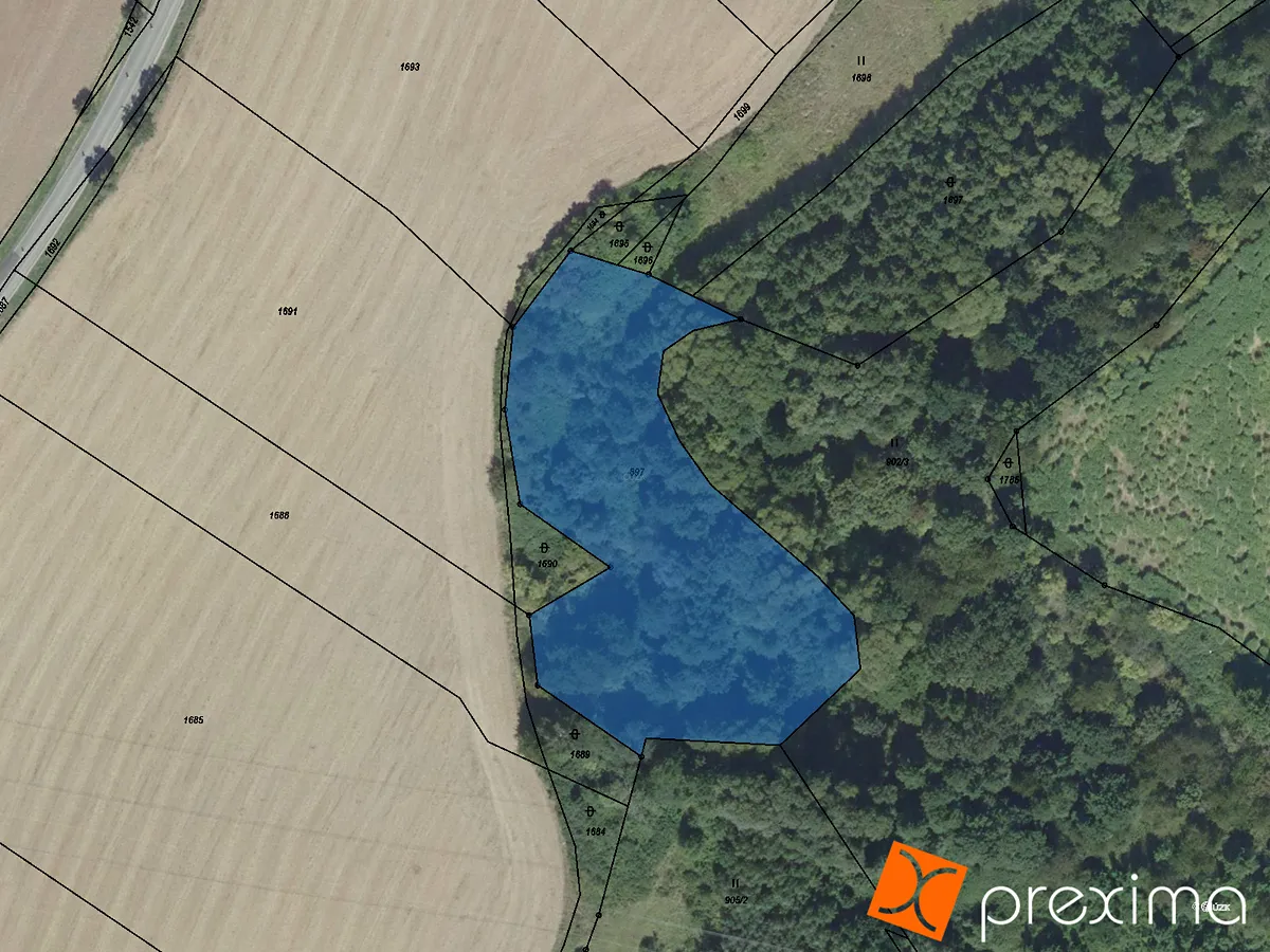Prodej podílu 1/3 pozemku 1495 m²