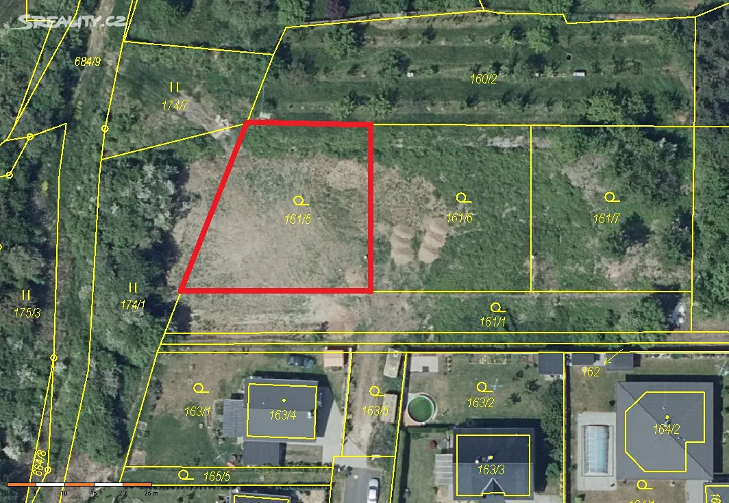 Prodej stavebního pozemku 785 m² – pohled 3