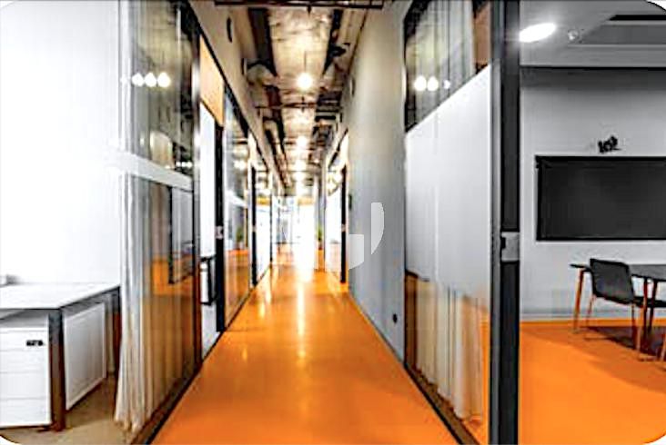 Pronájem kanceláře 1272 m² – fotografie 3
