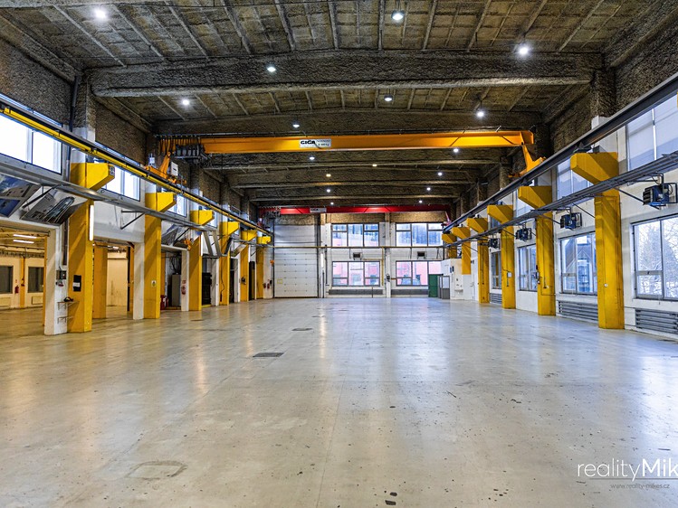 Prodej komerčního prostoru, 3 613 m² (47 z 99)