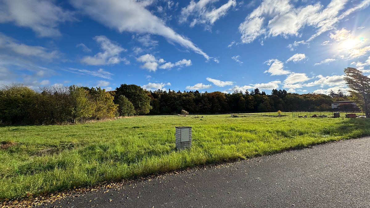 Prodej stavebního pozemku 2038 m² – fotografie 4
