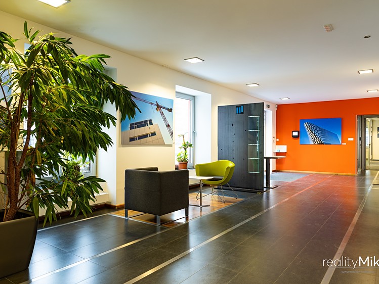 Prodej komerčního prostoru, 3 613 m² (18 z 99)