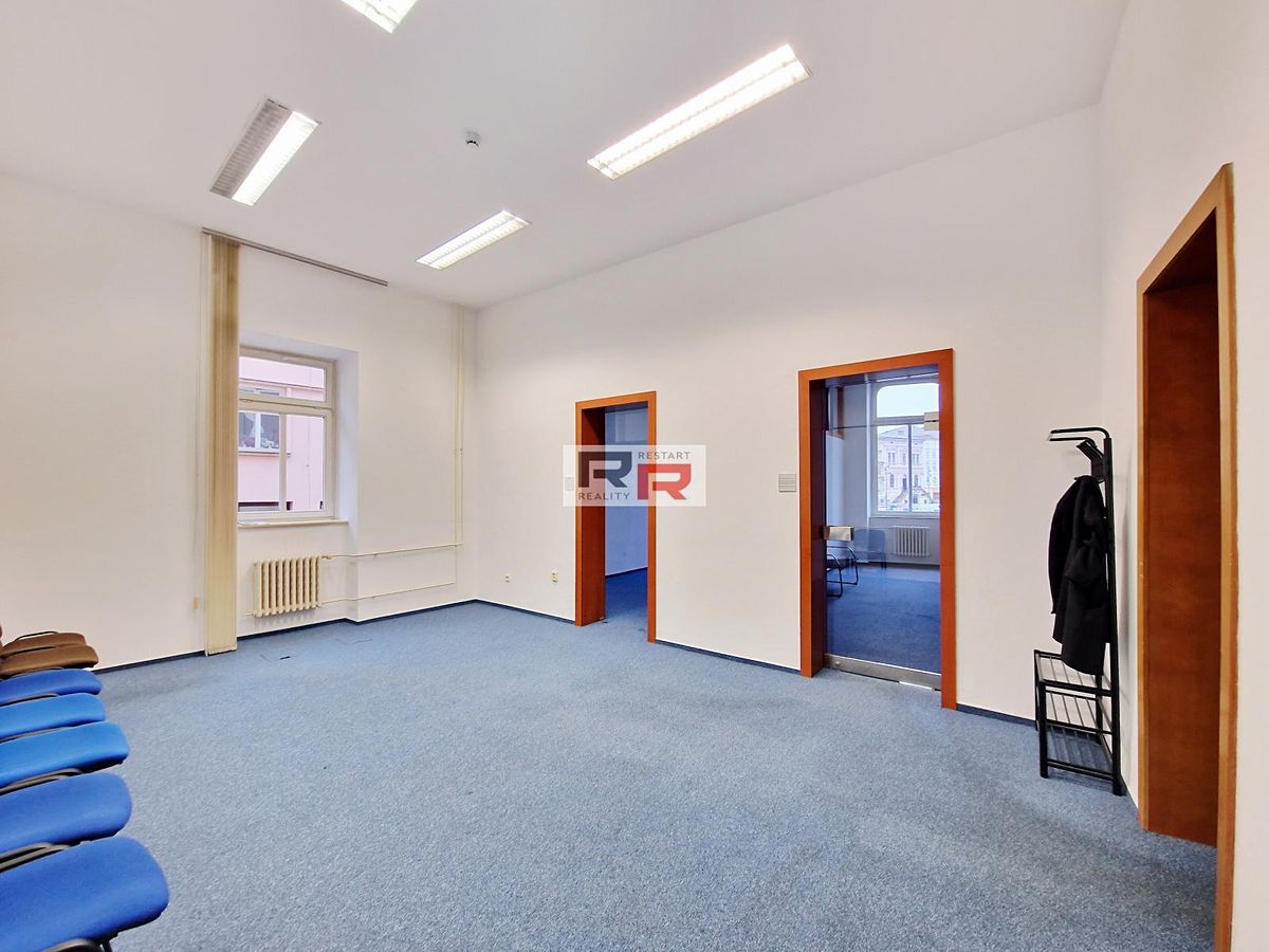 Pronájem kanceláře 67 m² – fotografie 3