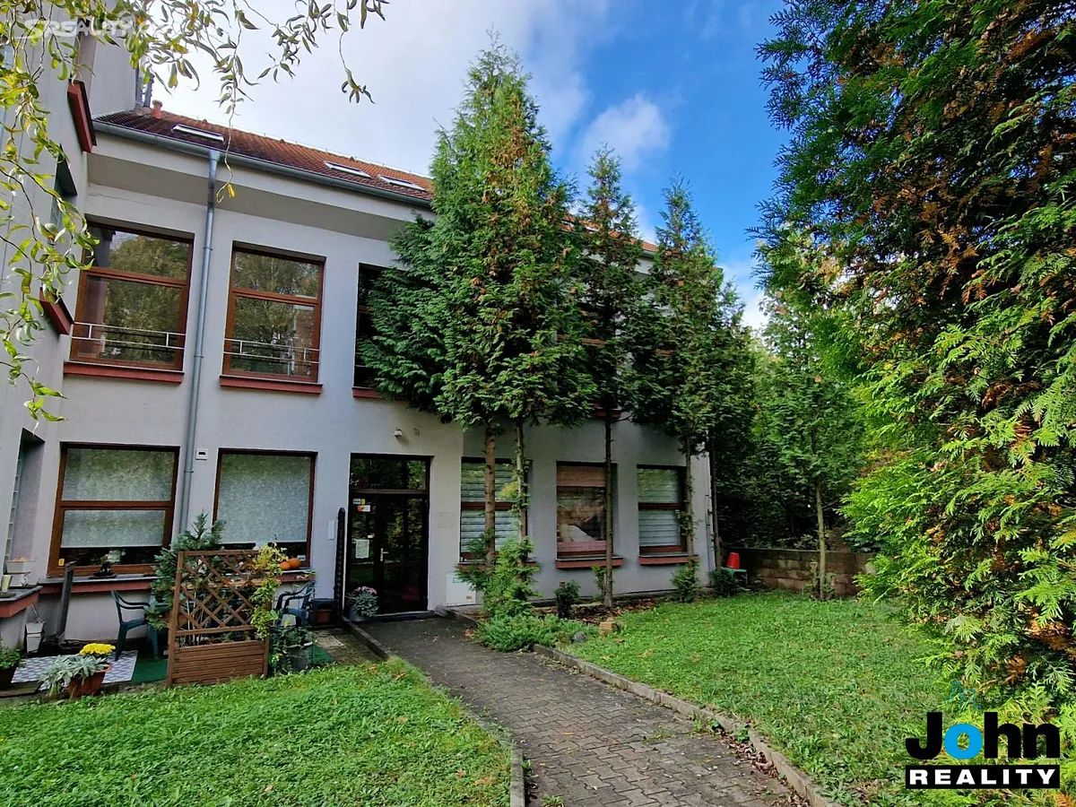 Pronájem kanceláře 130 m² – pohled 4
