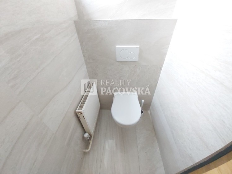 Pronájem komerčního prostoru, 27 m² (8 z 12)
