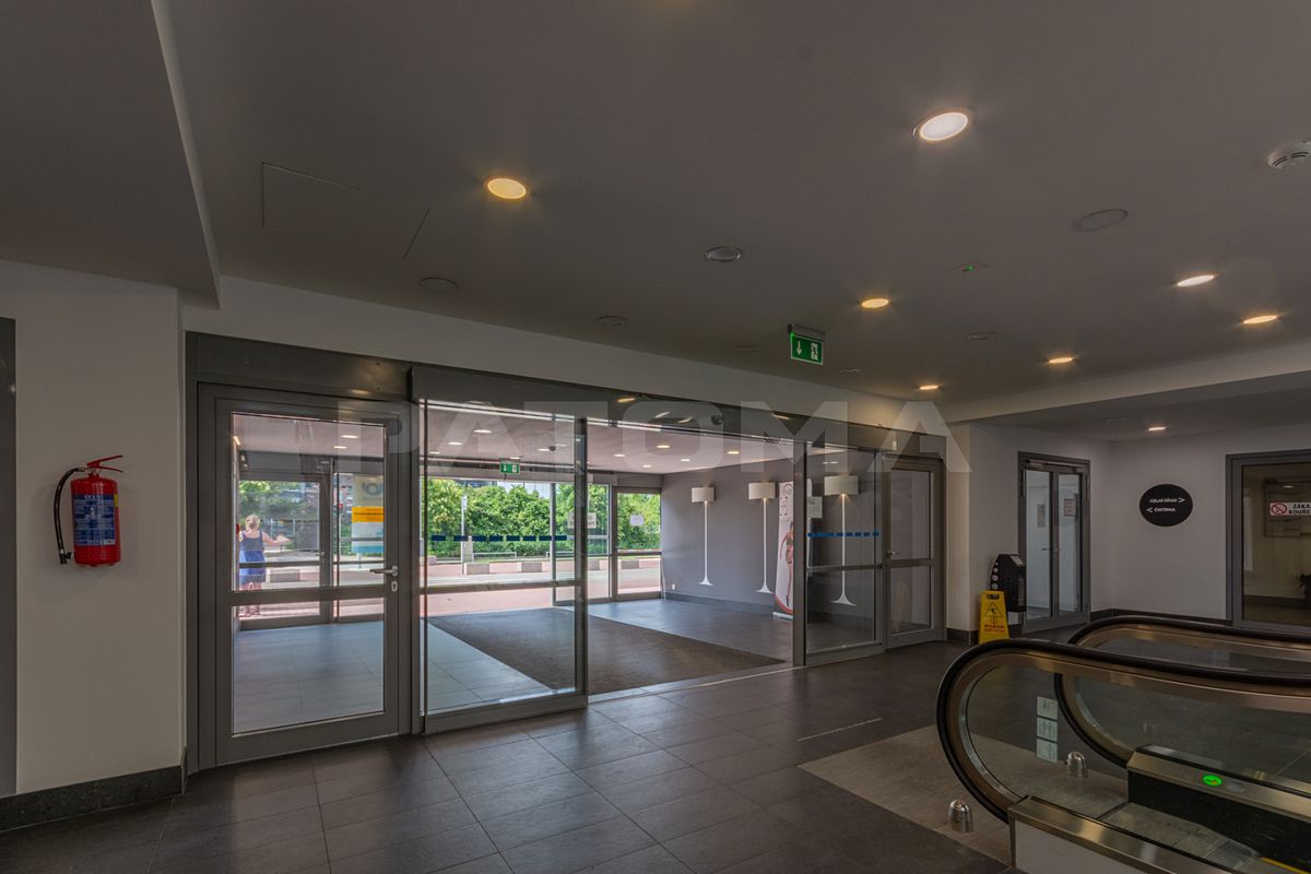 Pronájem obchodního prostoru 204 m² – fotografie 2