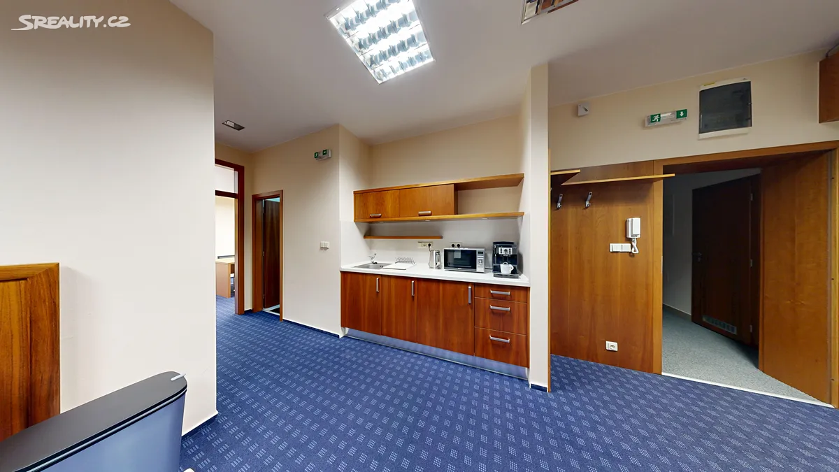 Pronájem kanceláře 67 m² – pohled 6