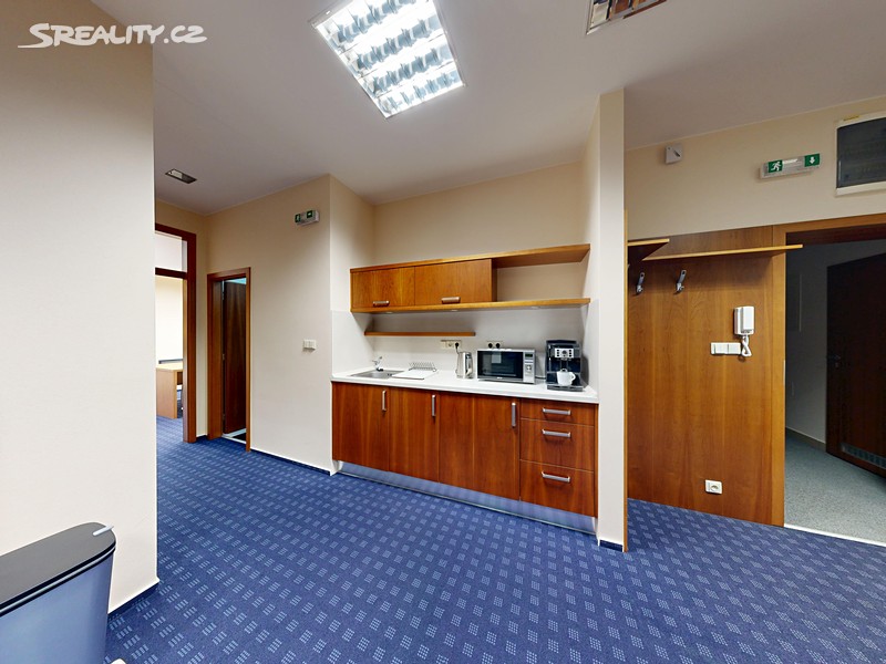 Pronájem kanceláře 67 m² – pohled 6
