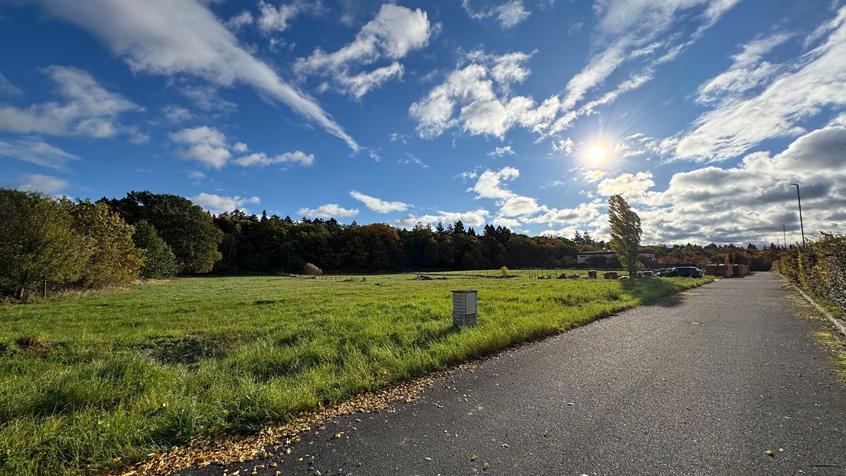 Prodej stavebního pozemku 2038 m² – fotografie 5