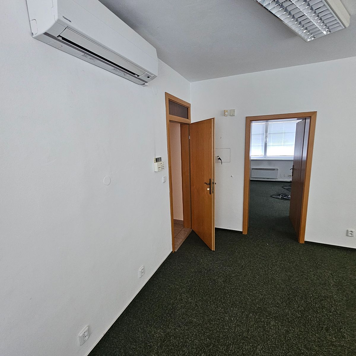 Prodej kanceláře 630 m² – fotografie 5