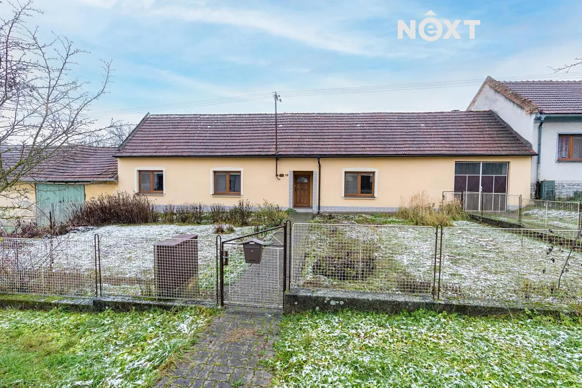 Prodej rodinného domu 184 m², pozemek 2371 m²