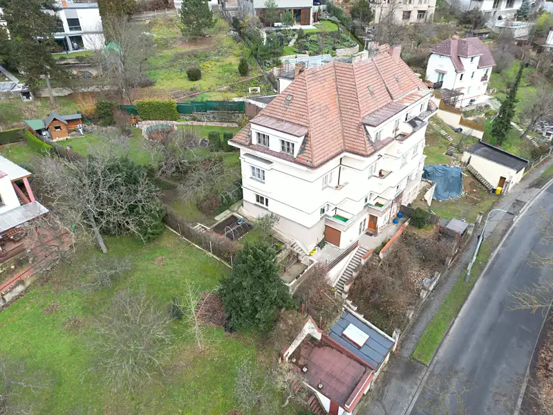 Prodej vily 280 m², pozemek 892 m², Praha – náhled fotky 2