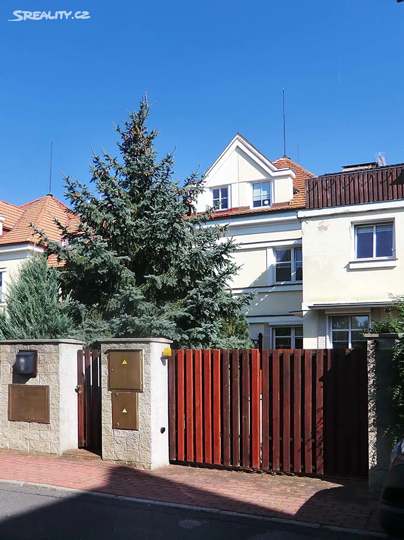 Prodej rodinného domu 181 m², pozemek 124 m² – pohled 2
