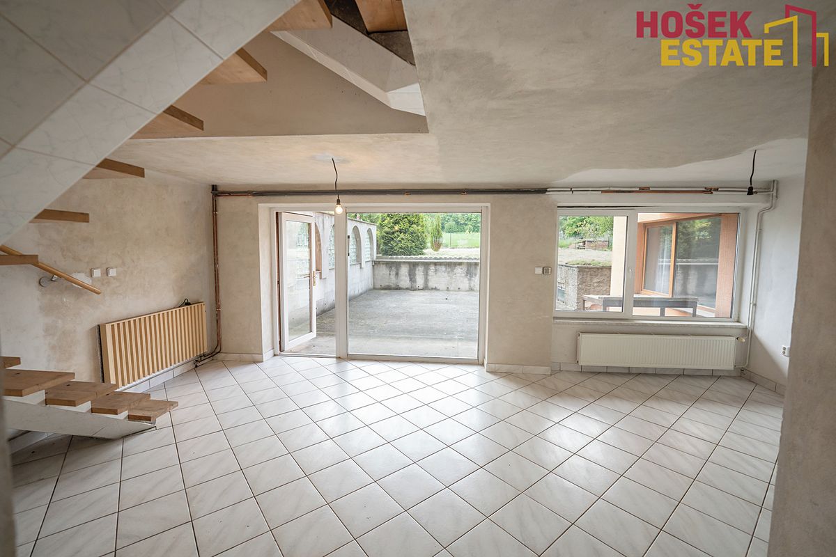 Prodej vícegeneračního domu 320 m², pozemek 692 m² – fotografie 5