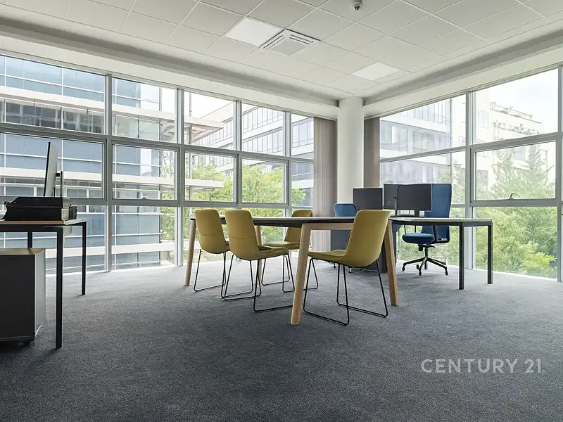 Pronájem kanceláře 740 m², Praha – náhled fotky 2