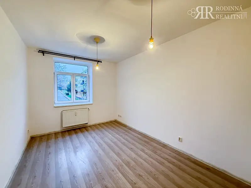 Pronájem bytu 1+kk 25 m², Milovice – náhled fotky 3
