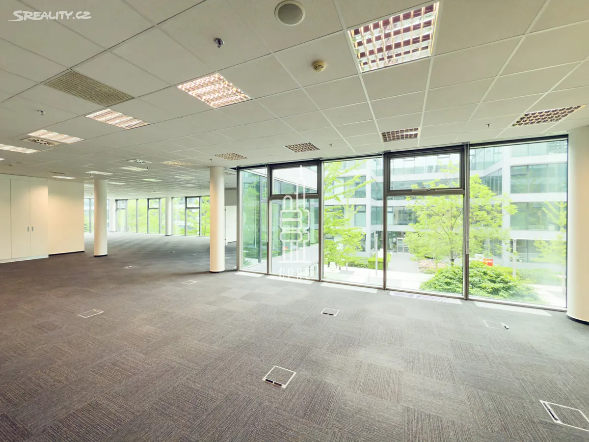 Pronájem kanceláře 1033 m² – pohled 4