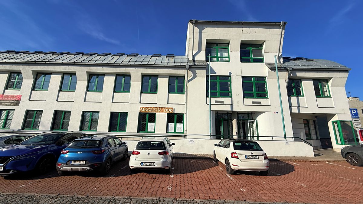 Pronájem kanceláře 195 m² – fotografie 2