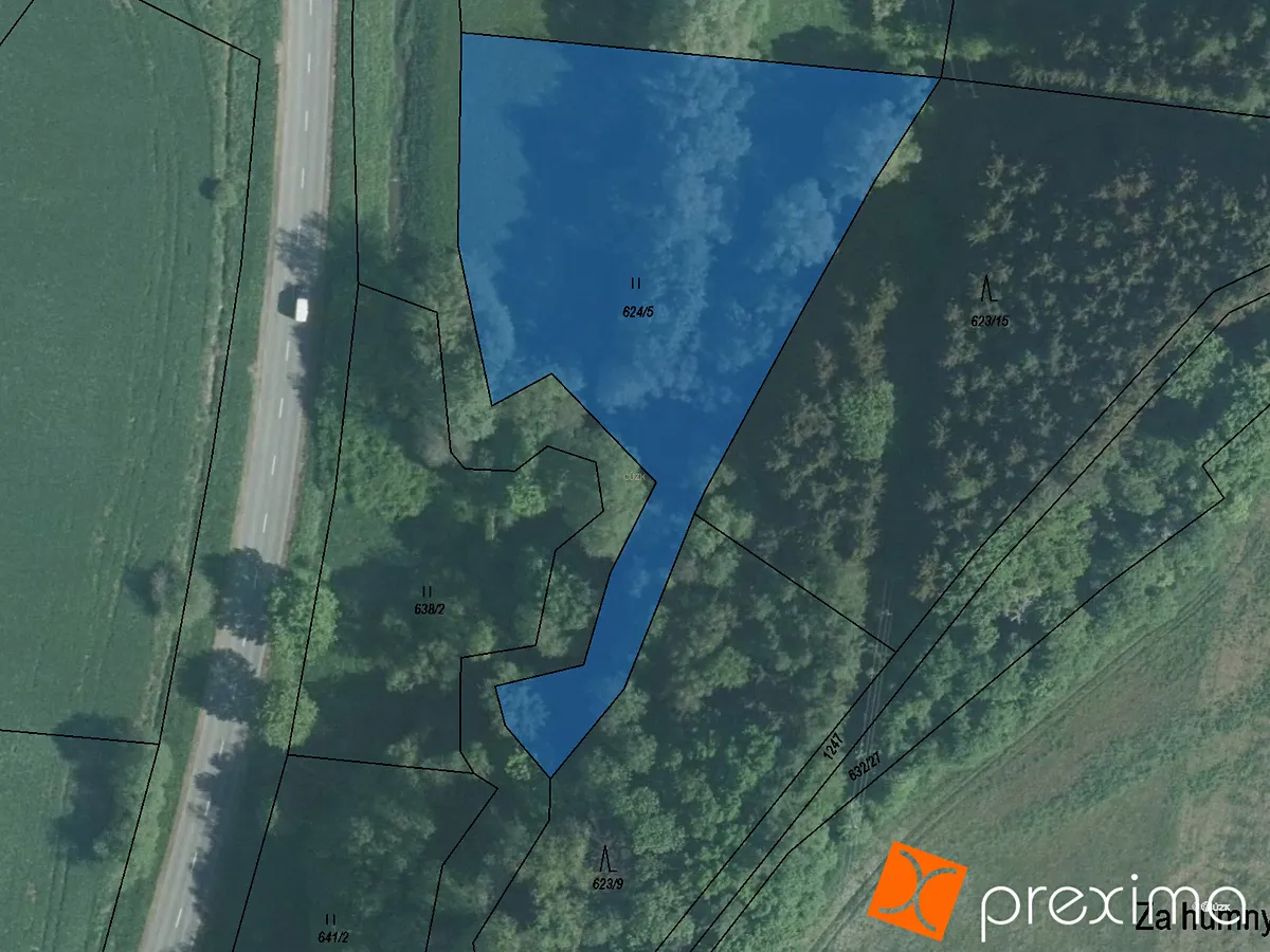 Prodej podílu 1/12 pozemku 324 m²
