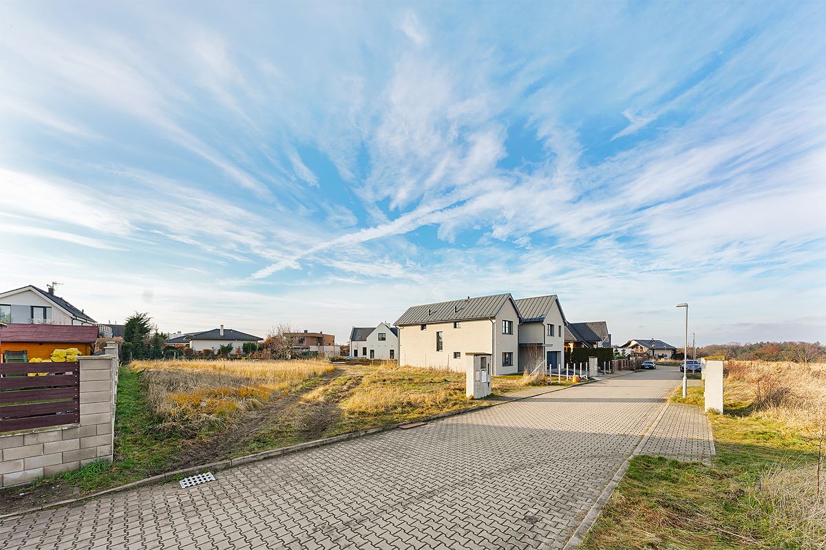 Prodej stavebního pozemku 810 m² – fotografie 5
