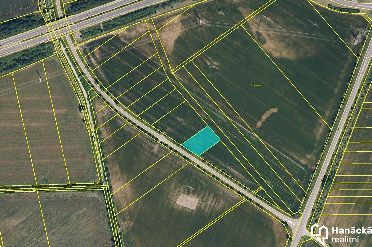 Prodej pole 1888 m²