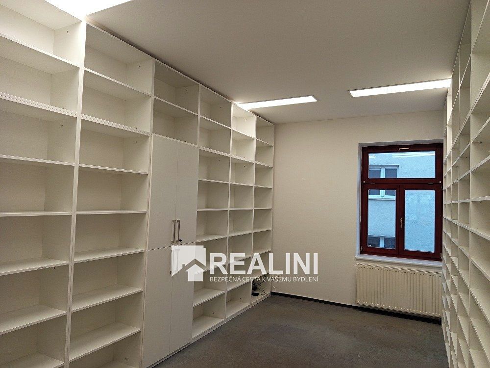 Pronájem kanceláře 18 m² – fotografie 4