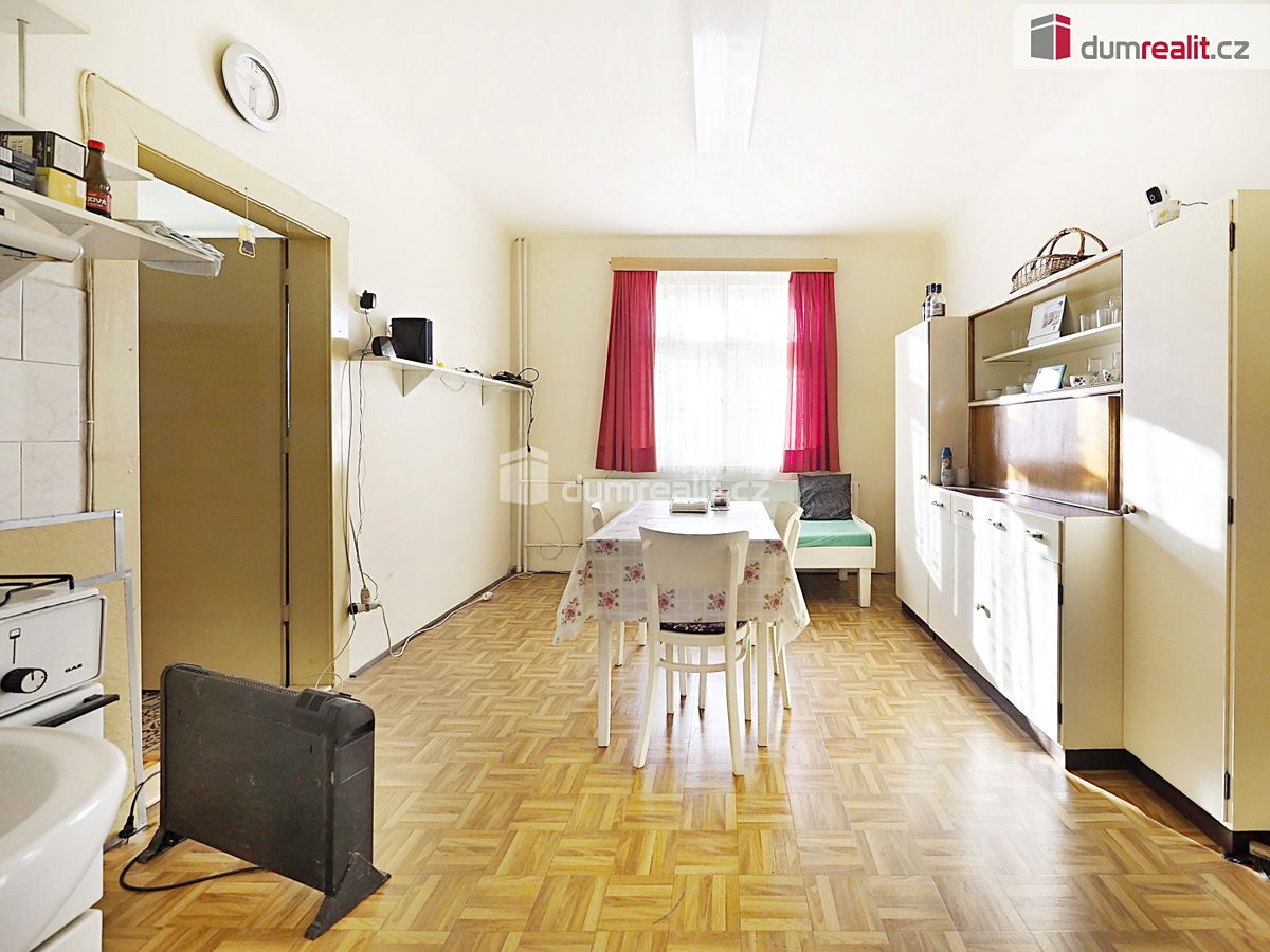 Prodej rodinného domu 130 m², pozemek 934 m² – fotografie 5
