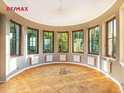 Prodej bytu 6 pokojů a více 537 m² (Mezonet)