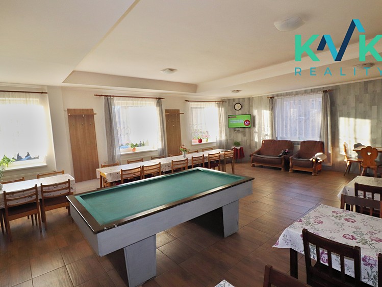 Prodej komerčního prostoru, 560 m² (2 z 13)