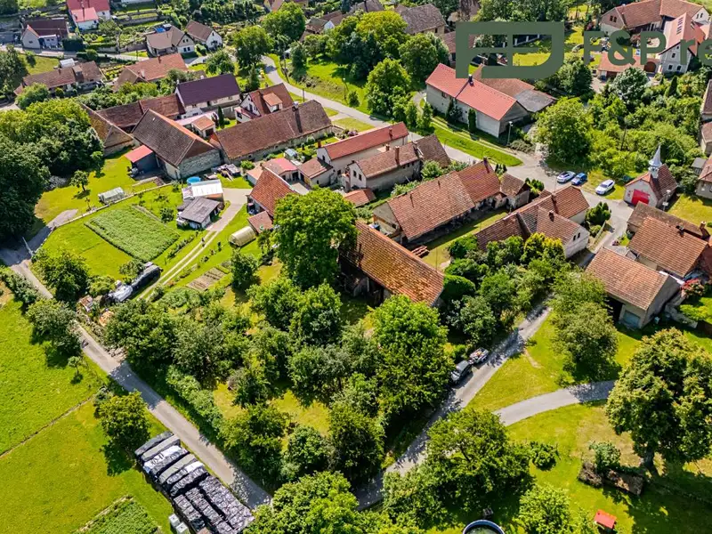 Prodej stavebního pozemku 974 m², Zádolí – náhled fotky 1