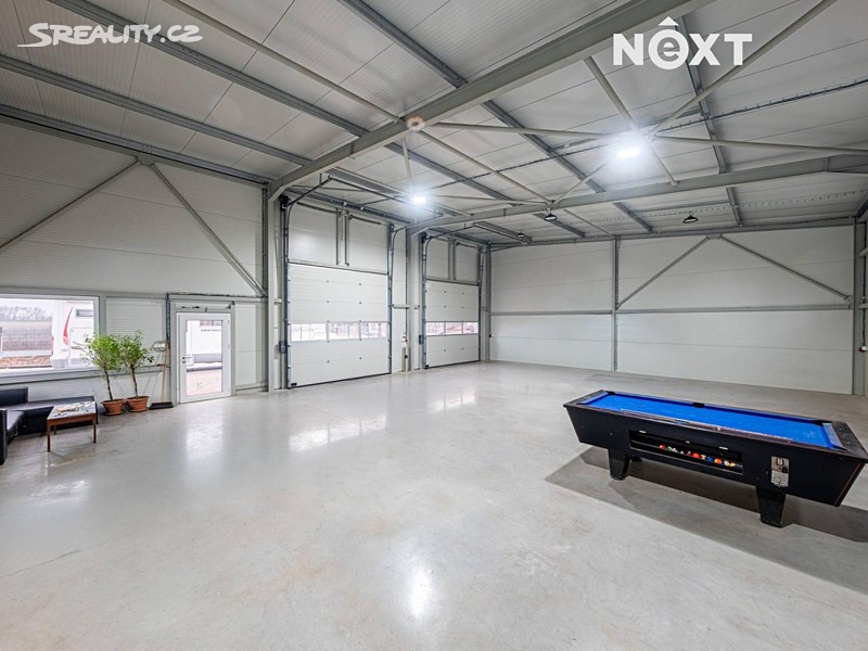 Pronájem skladového prostoru 230 m², Praha