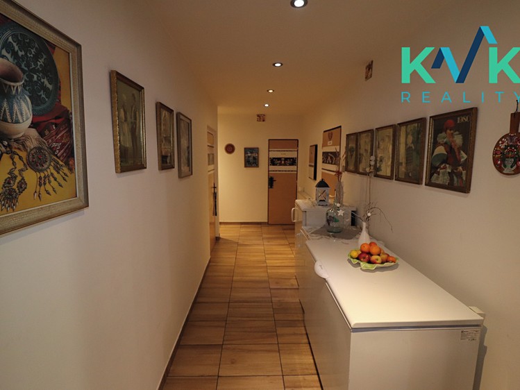 Prodej komerčního prostoru, 560 m² (5 z 13)