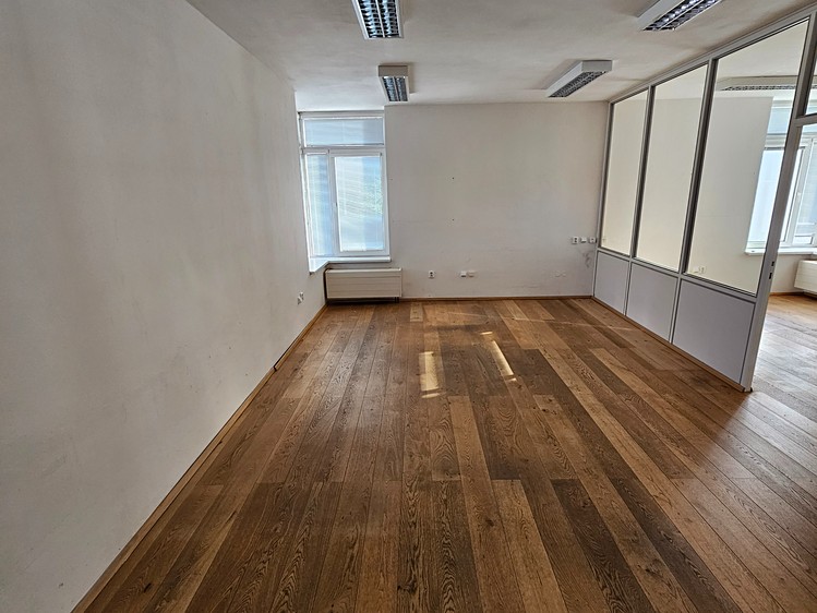 Комерційне приміщення на продаж, 403 м² (2 з 8)