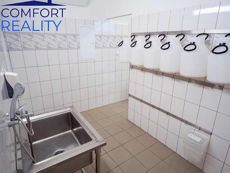 Prodej komerčního prostoru, 220 m² (3 z 23)